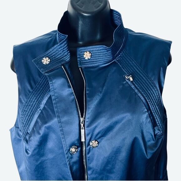 St. John Sport Sateen Nylon Full Zip sleeveless vest relaxed 12 Navy Blue Large - Picture 2 of 15
